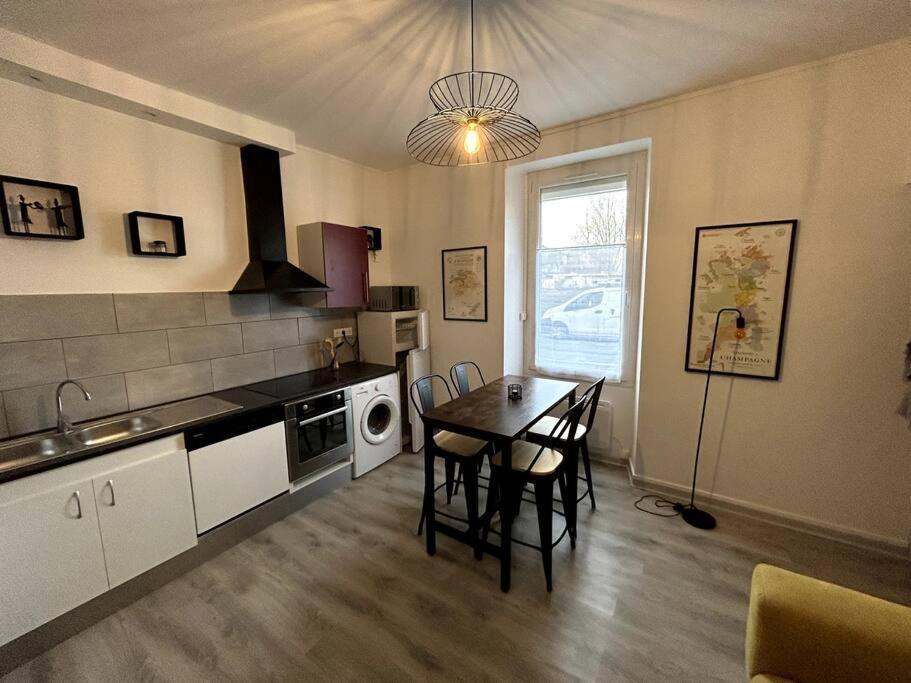 Bienvenue Au Quai 27 Apartment Еперне Екстериор снимка