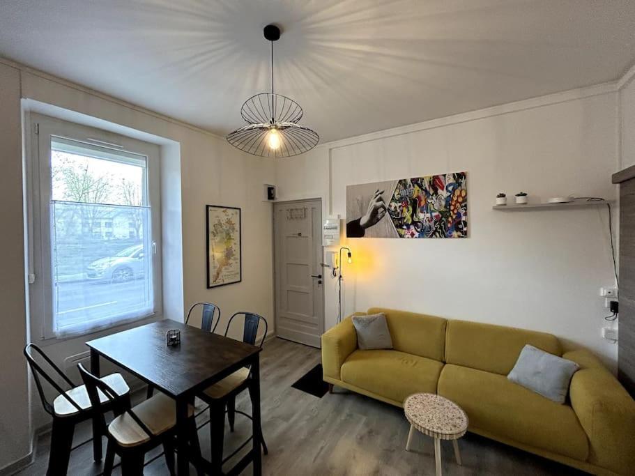 Bienvenue Au Quai 27 Apartment Еперне Екстериор снимка